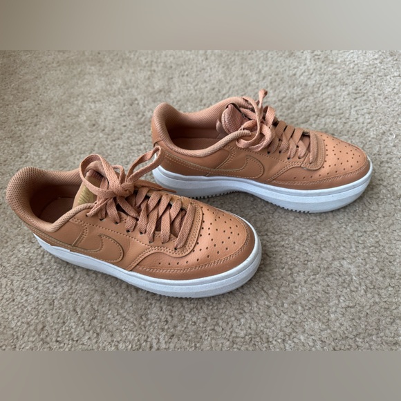 Nike Women's chunky sneaker - Picture 1 of 3